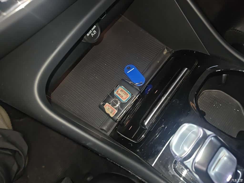 Volvo XC40, 2025 9
