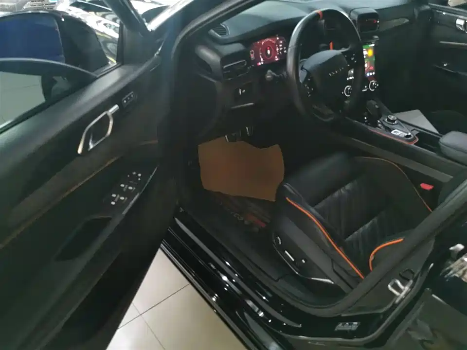 Lynk & Co 02 Hatchback