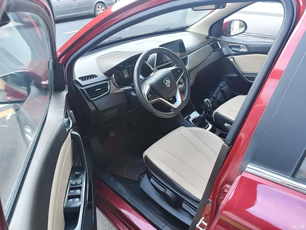Wuling 310W, 2018 16