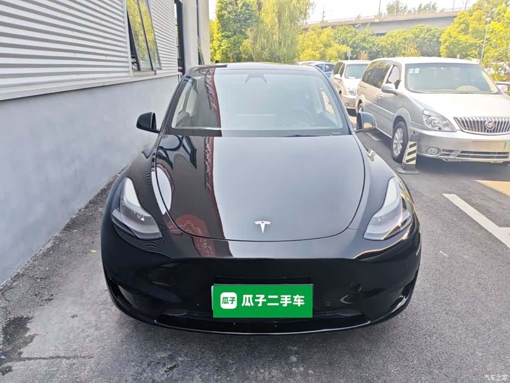 Tesla Model Y, 2023 3