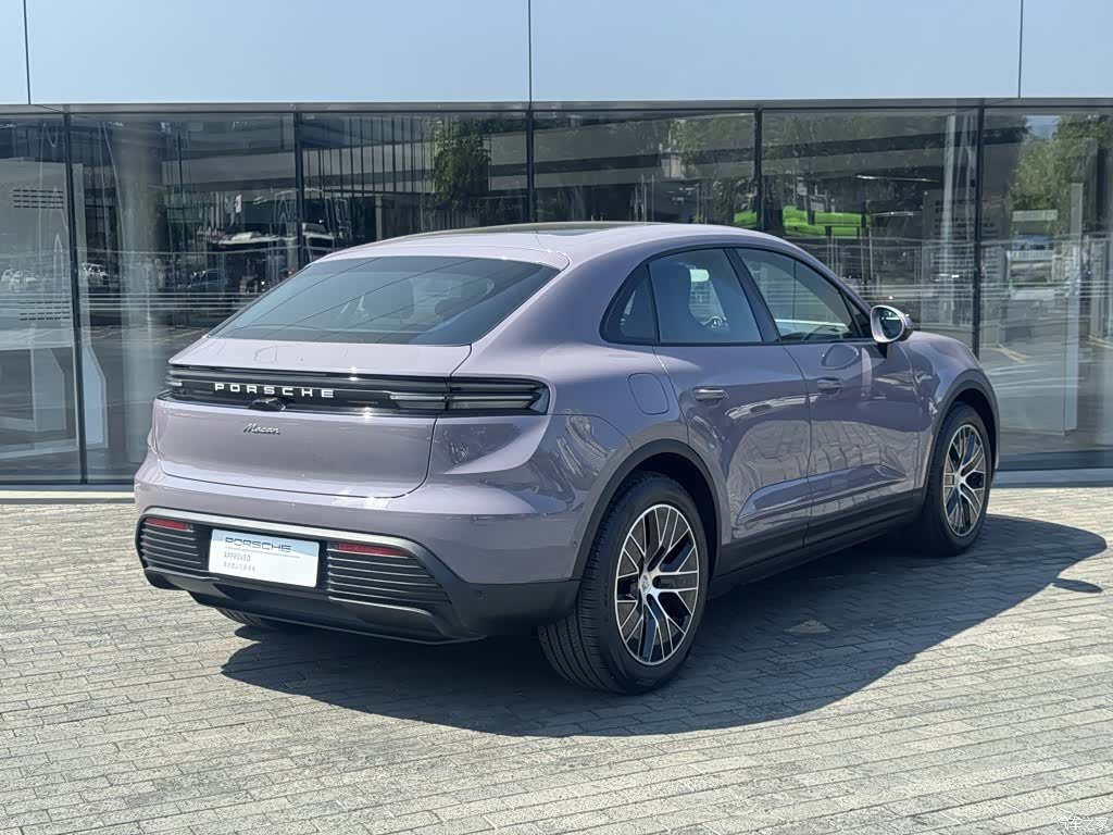 Porsche Macan, 2025 3
