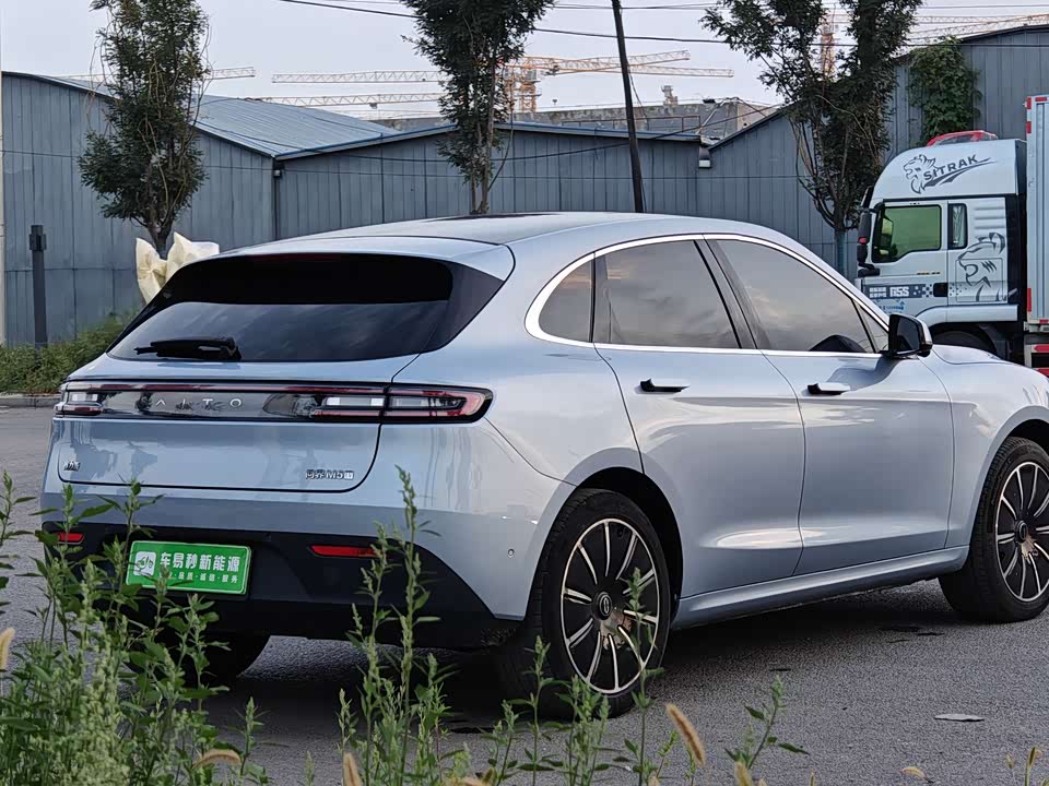 AITO Ask the world M5