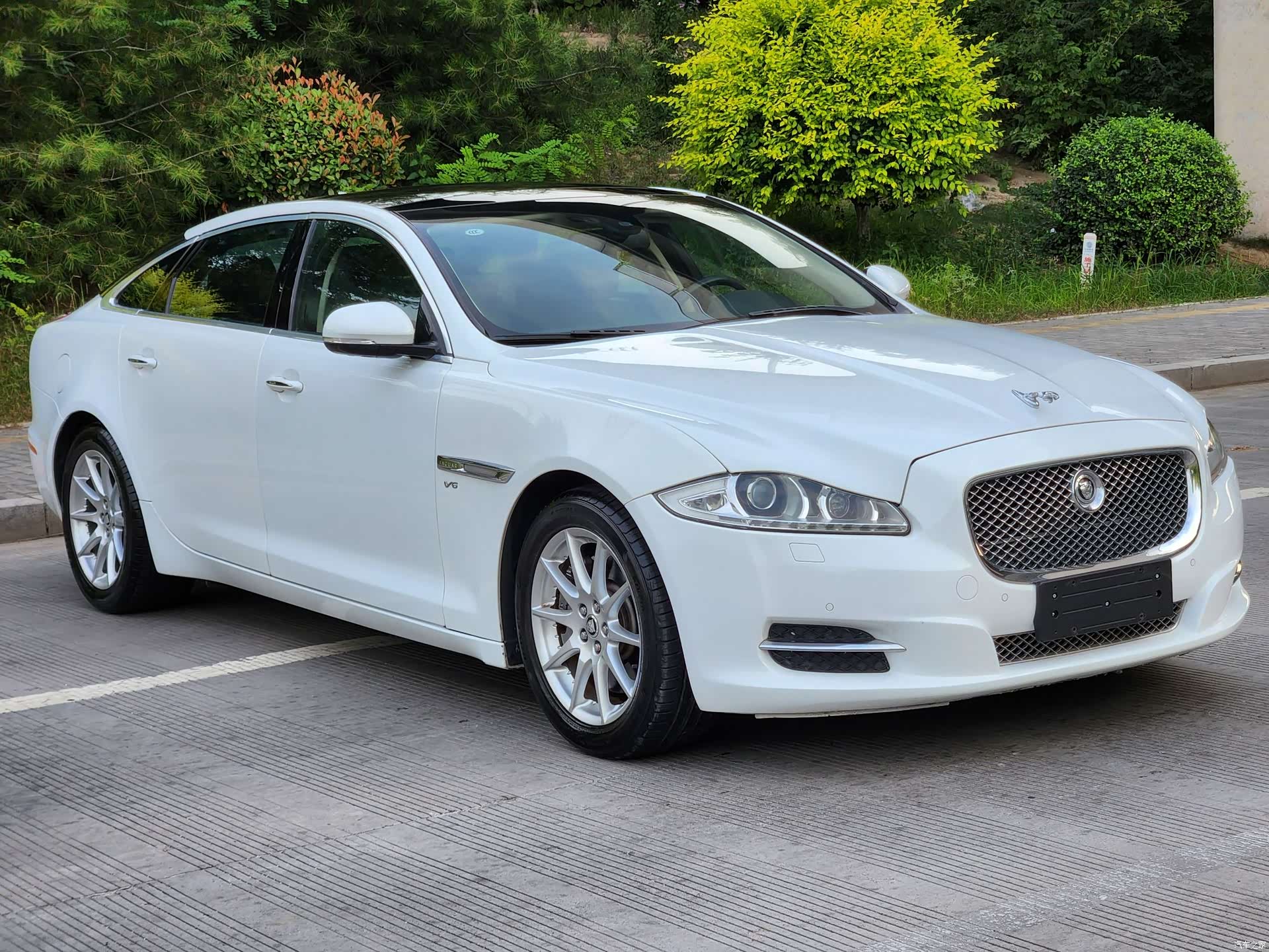 Jaguar XJ, 2013 8