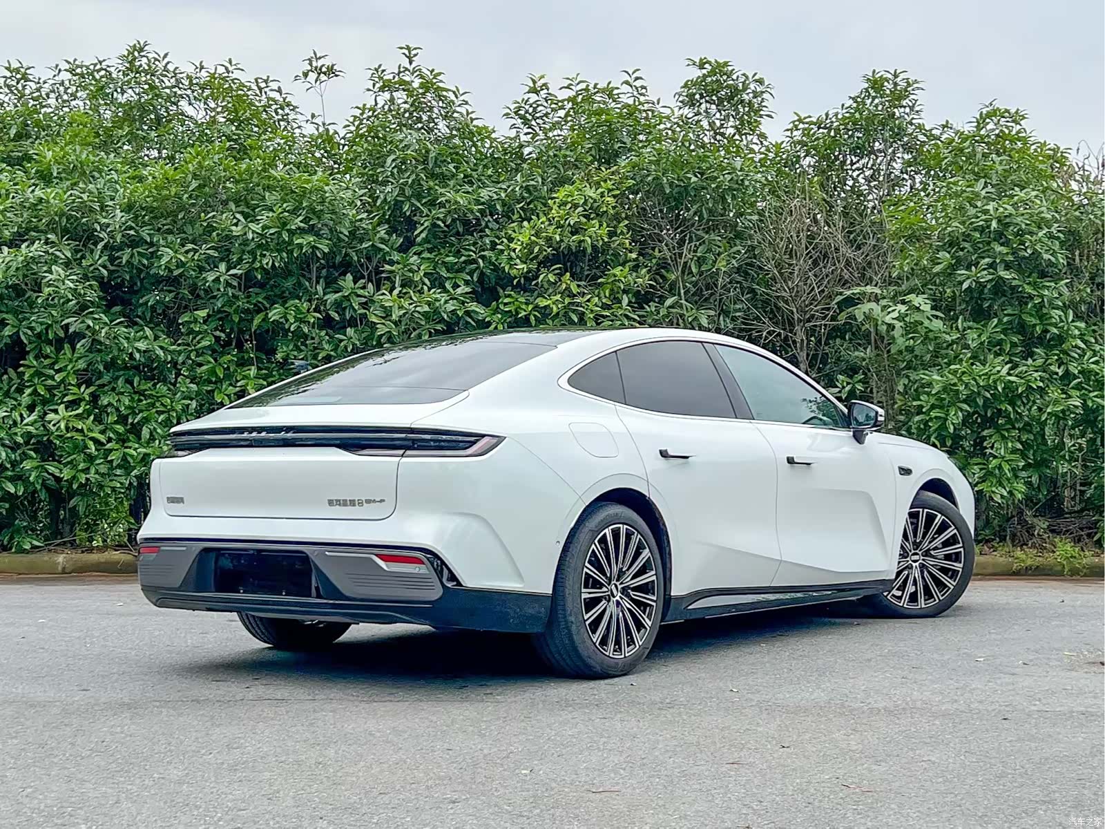 Geely 8, 2025 13
