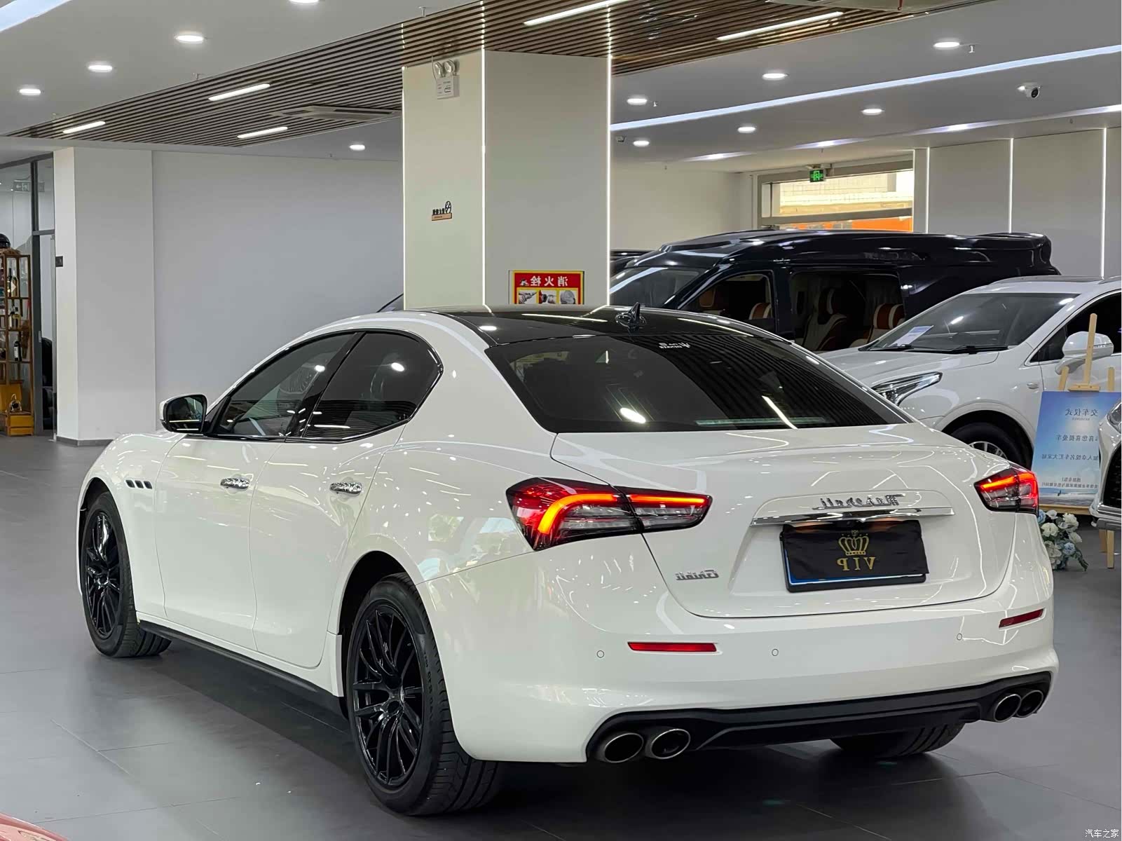 Maserati Ghibli, 2022 9