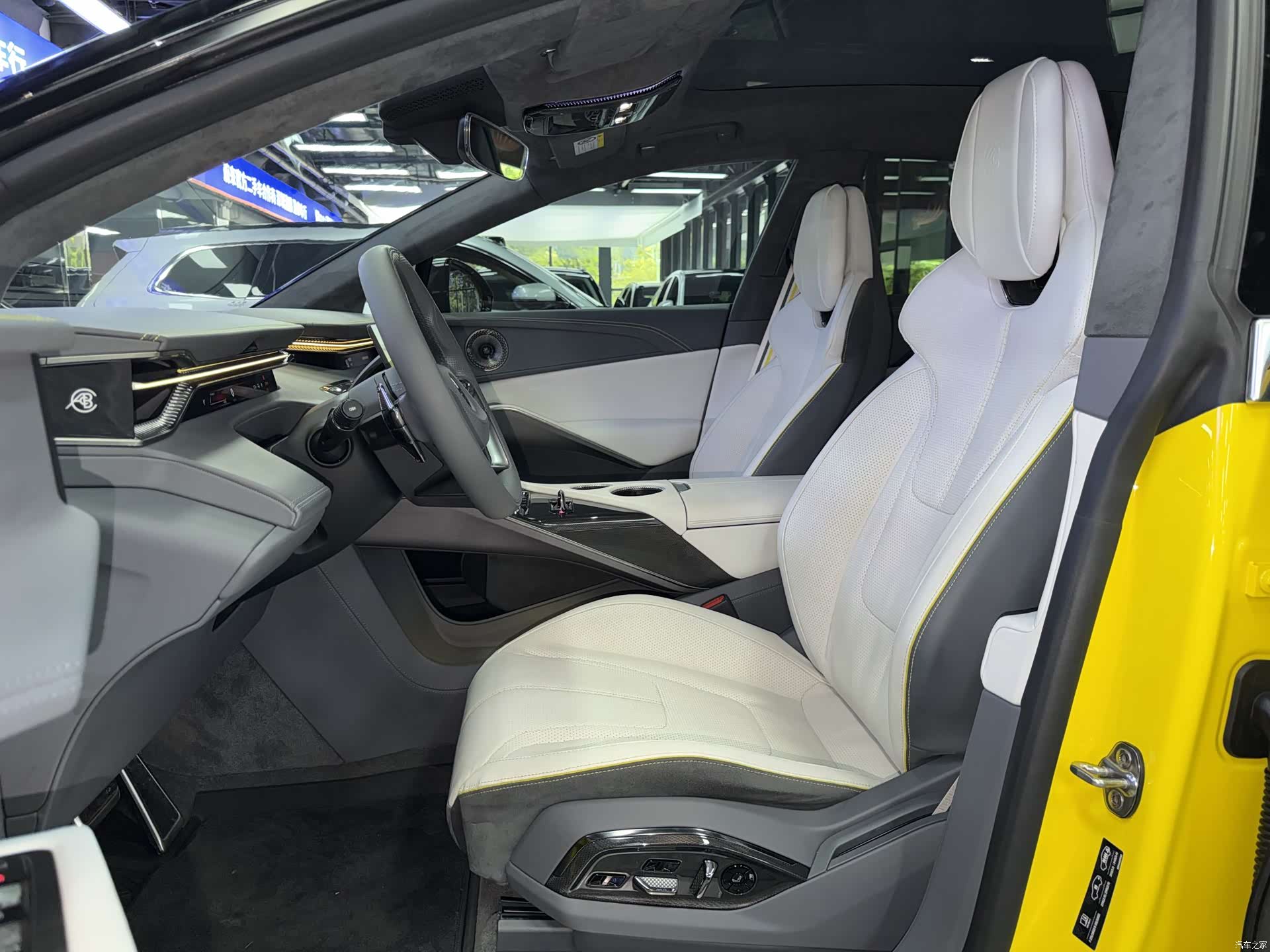 Lotus ELETRE, 2023 8
