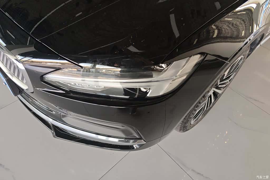 Volvo S90, 2022 все фото