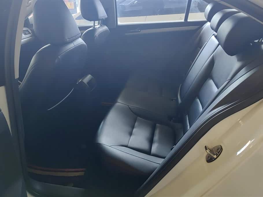 Volkswagen Sagitar Volkswagen Sagitar
