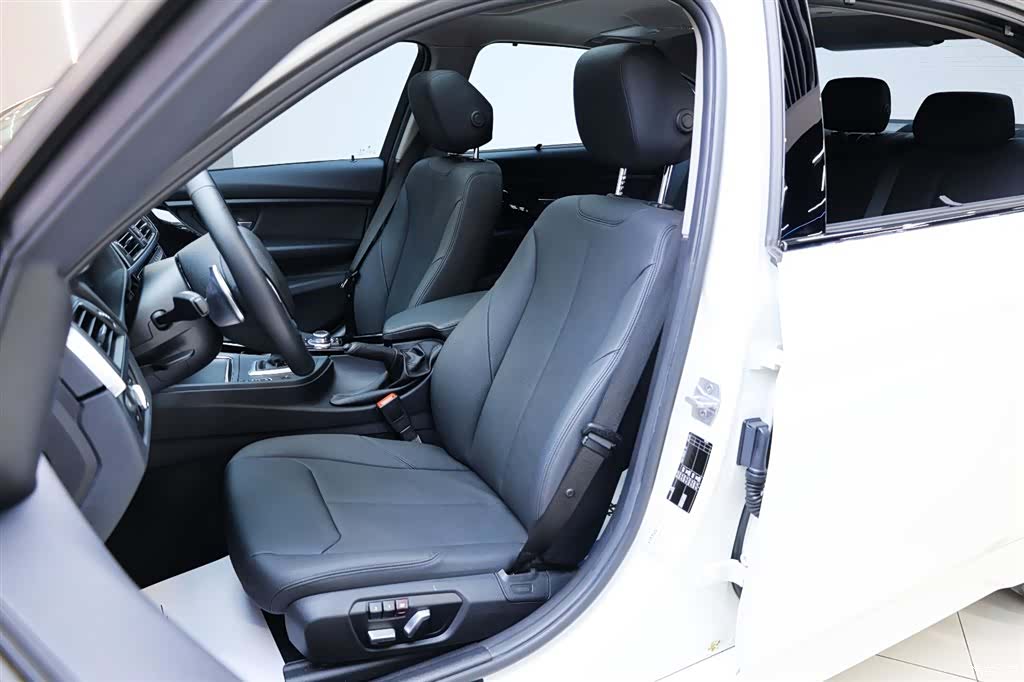 BMW 3 Series, 2017 23