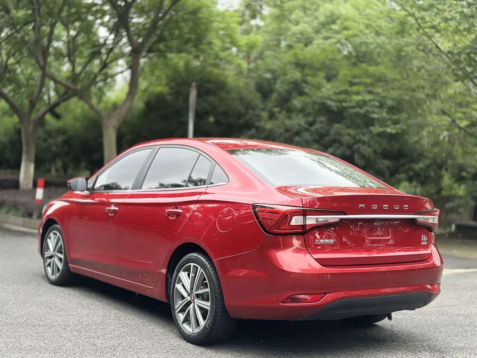Roewe i5