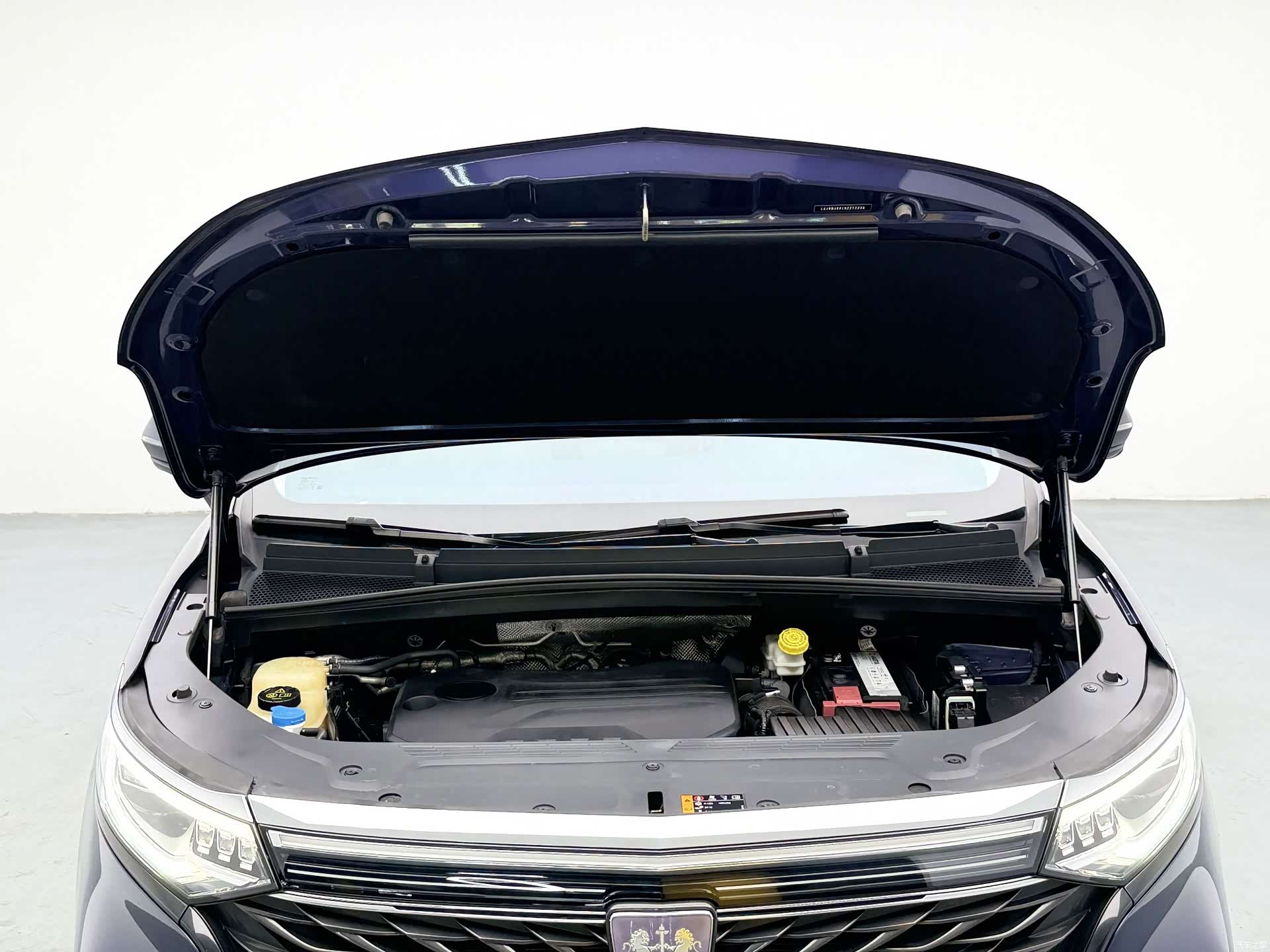 Roewe iMAX8, 2022 19