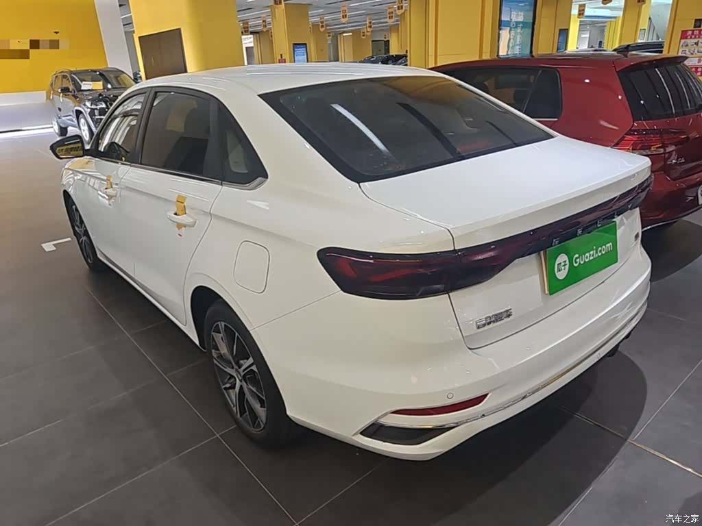 Geely Emgrand, 2022 все фото