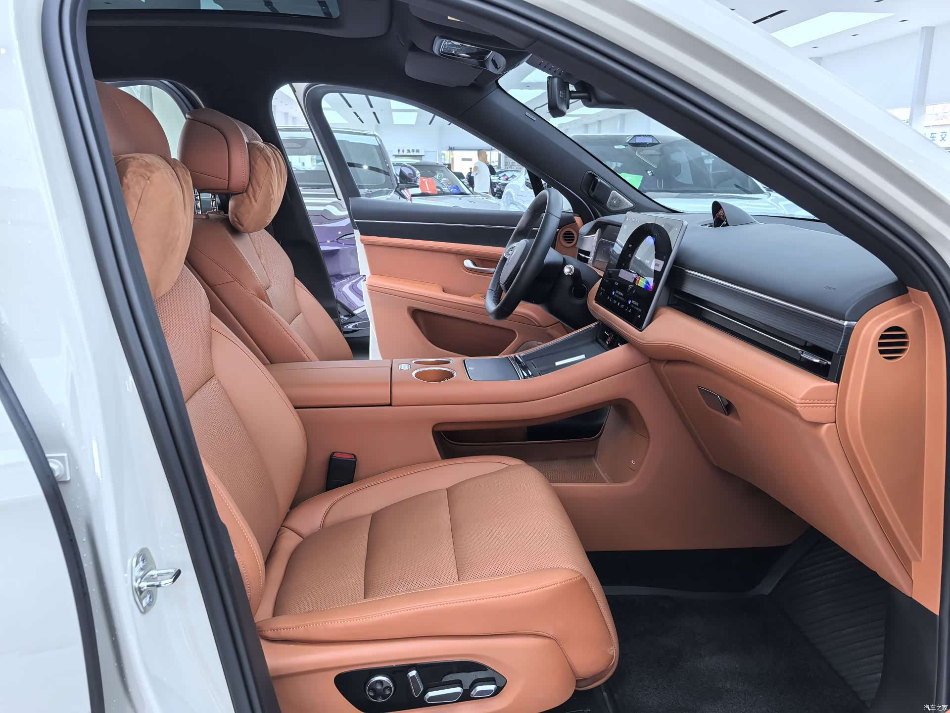 AITO M5, 2025 11