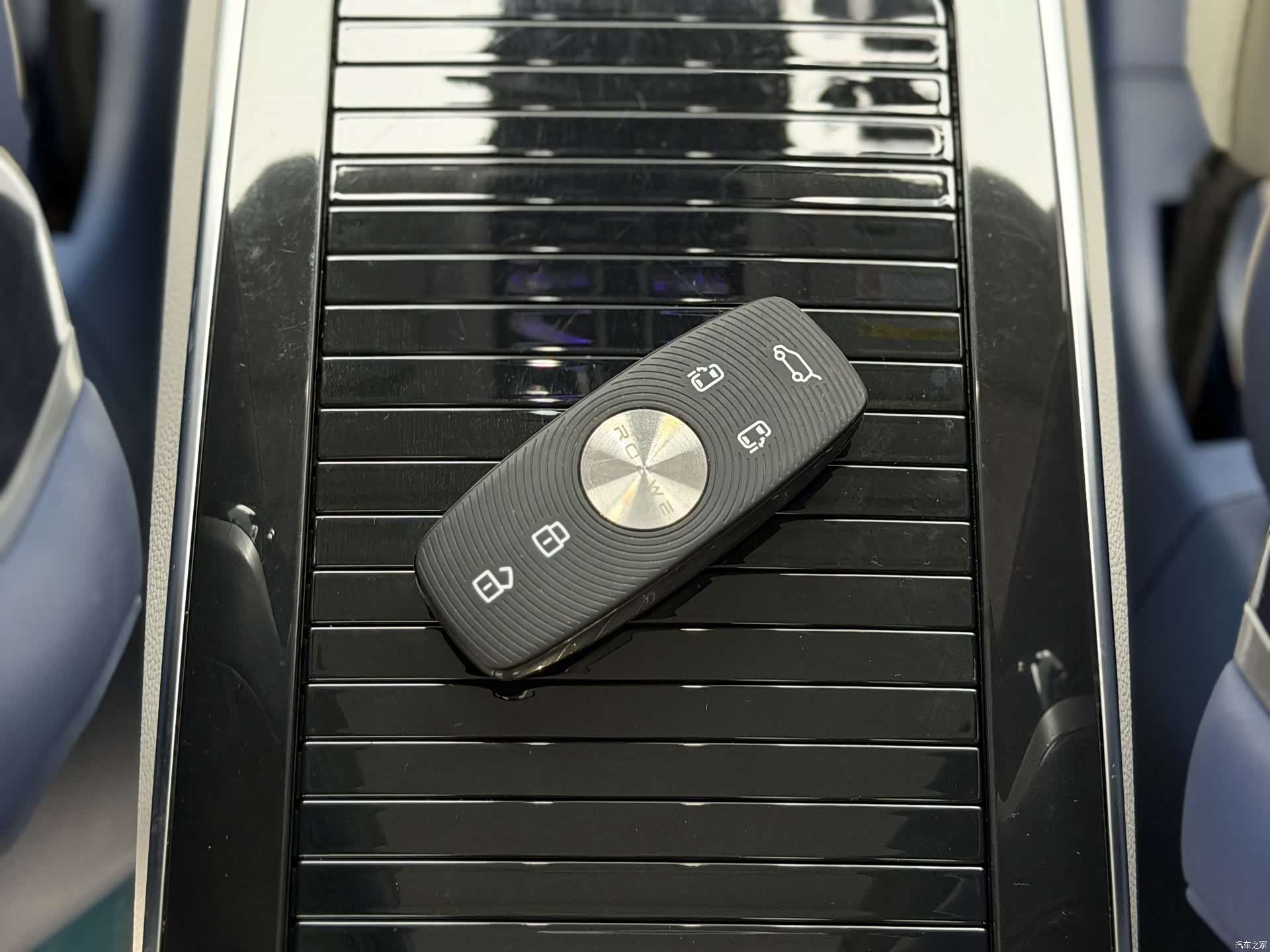 Roewe iMAX8, 2022 11