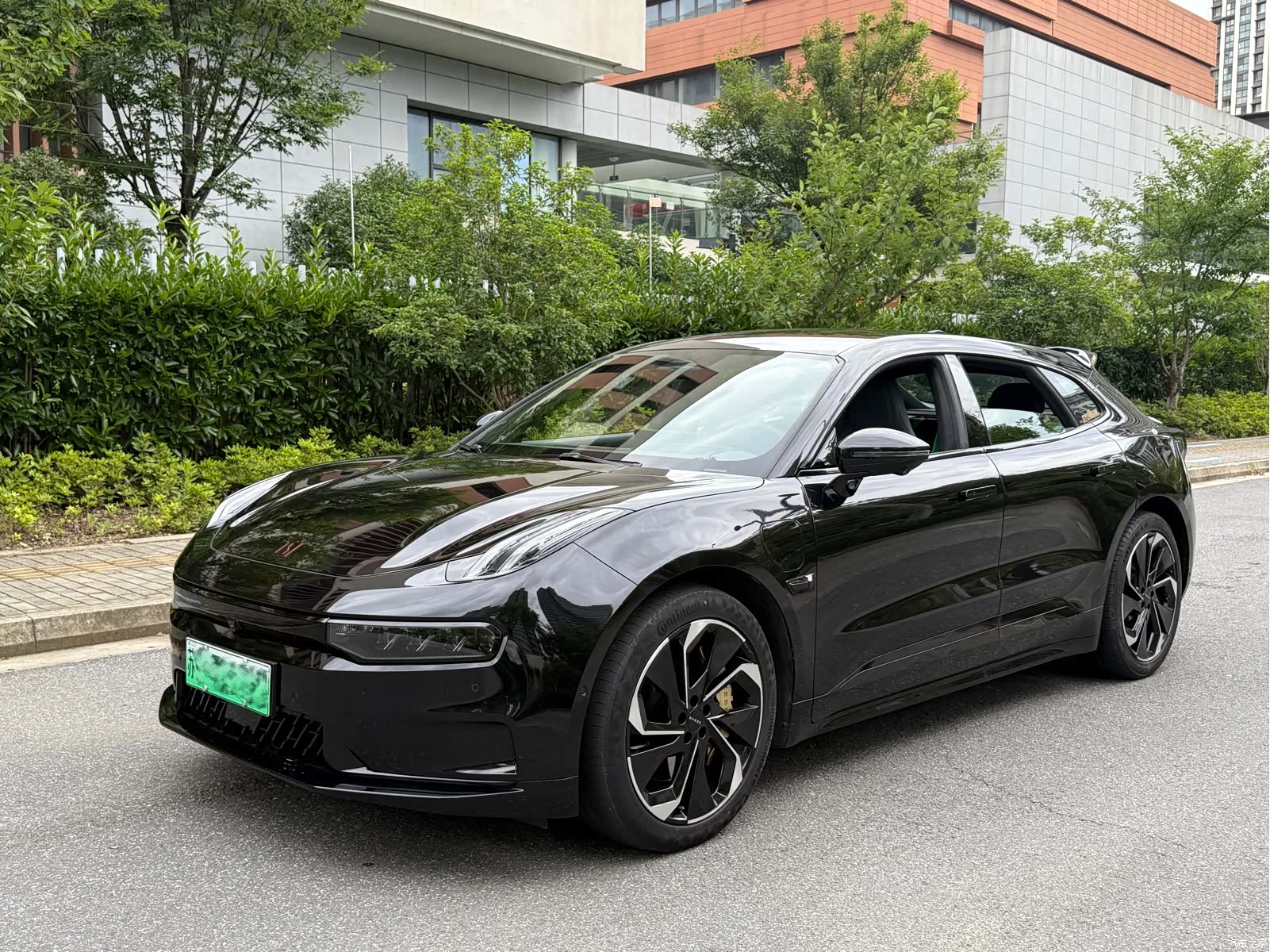 Zeekr 001