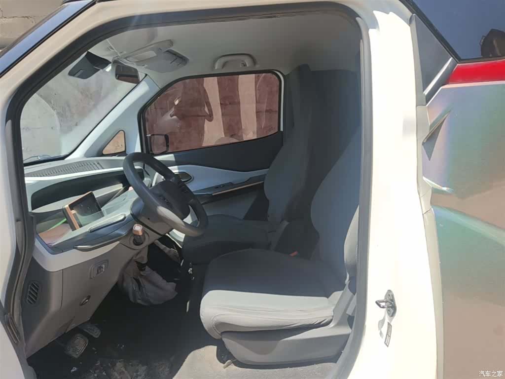 Wuling NanoEV, 2022 17