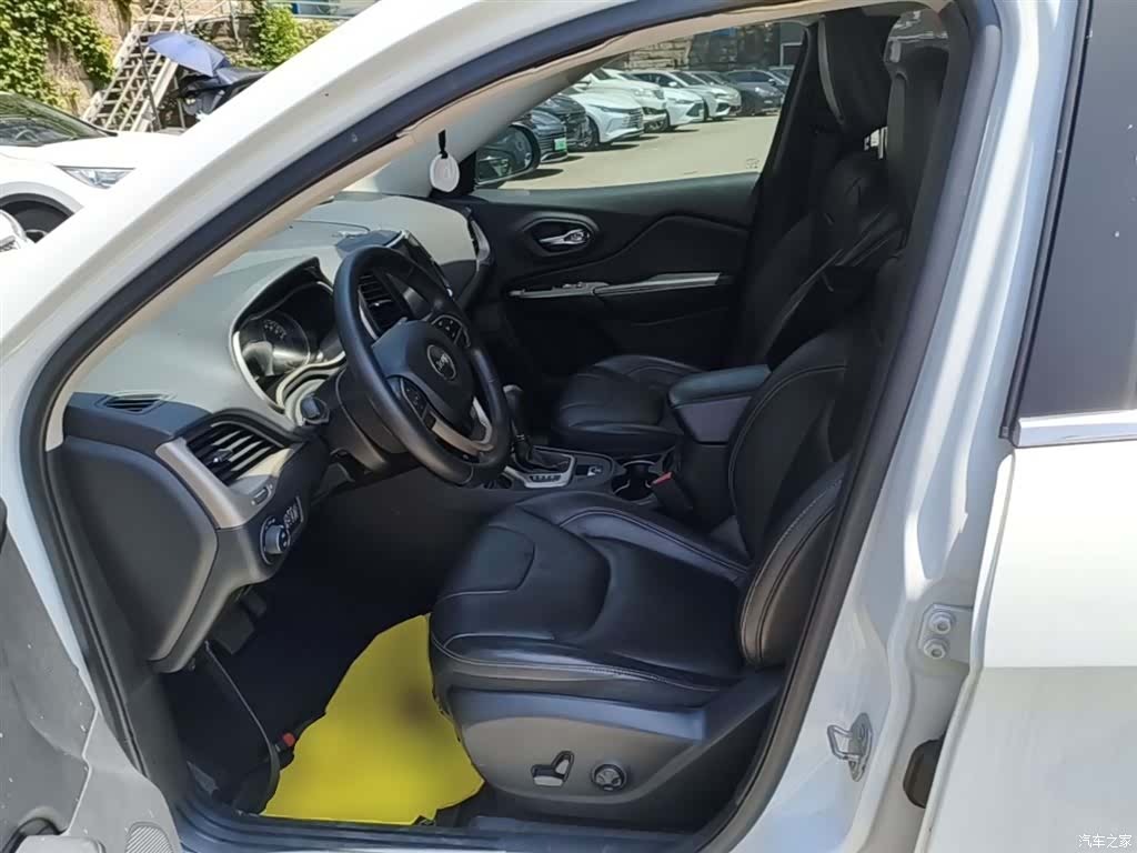 Jeep Cherokee, 2017 15