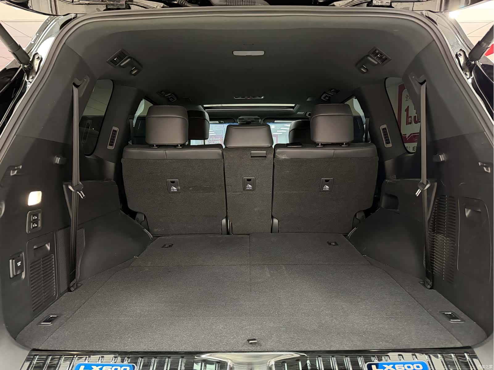 Lexus LX, 2025 4