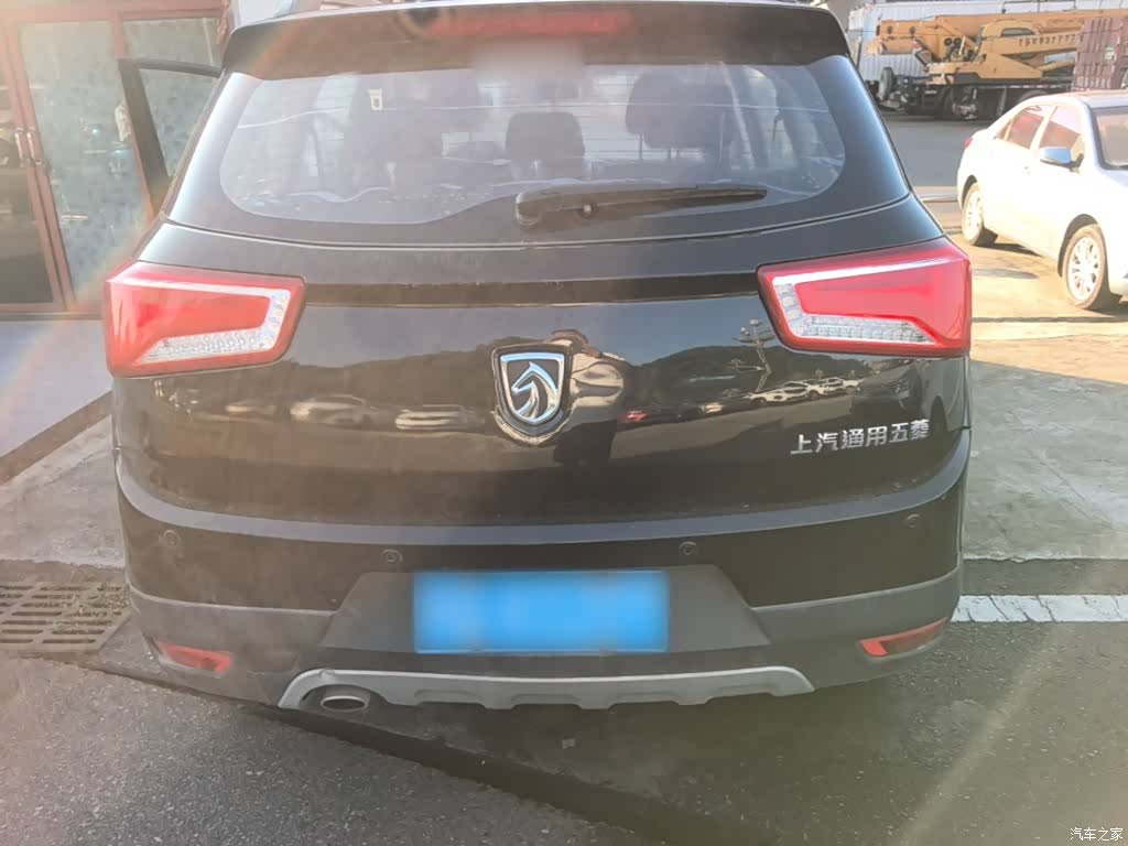 Wuling 560, 2016 6