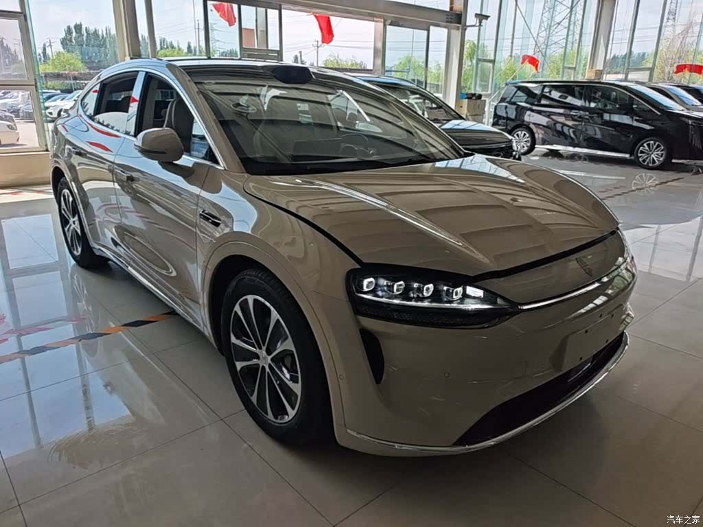 Luxeed R7, 2026 4