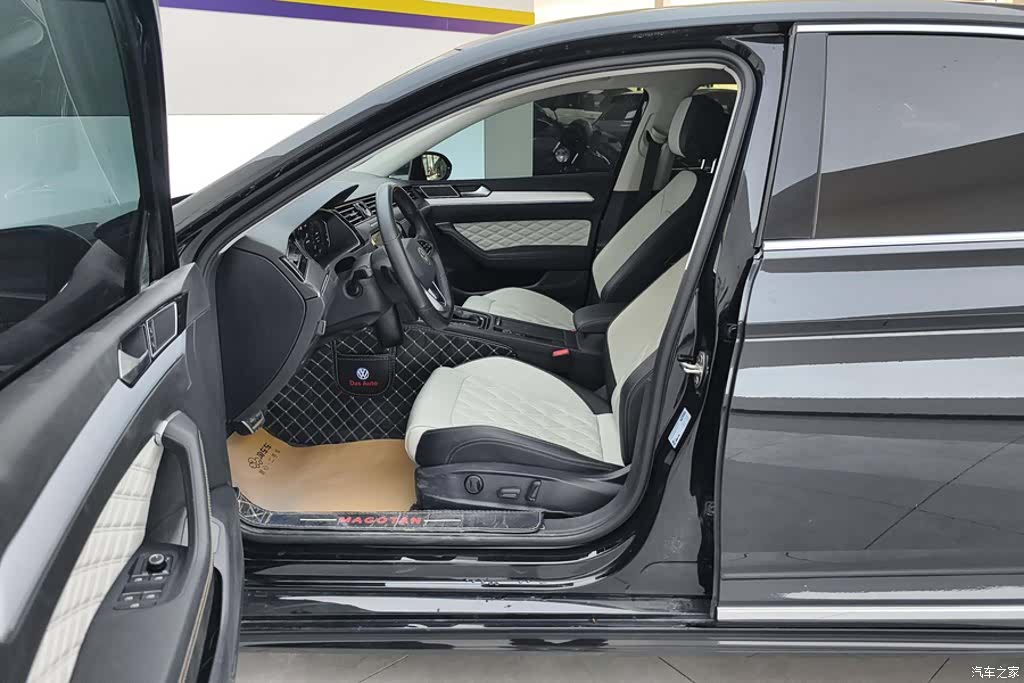 Volkswagen Magotan, 2023 9