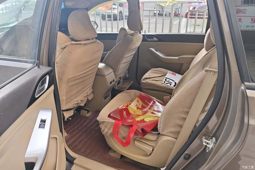 Wuling 730, 2014 11