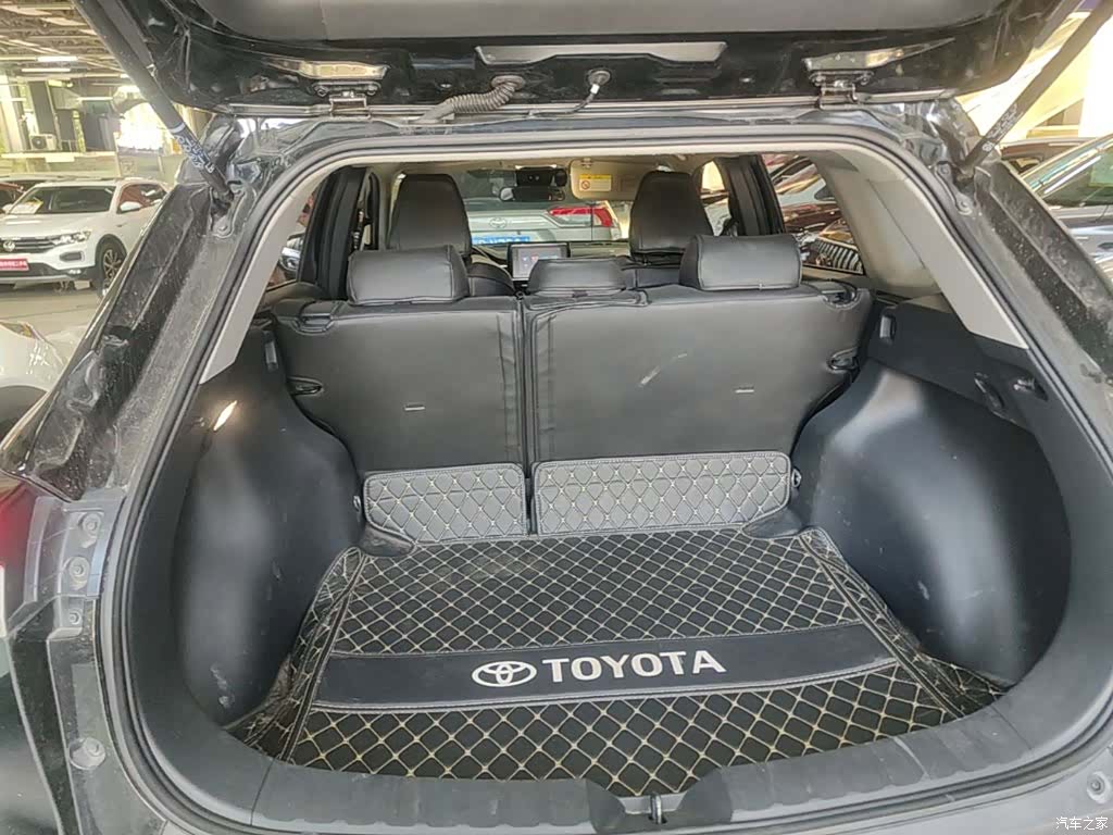 Toyota Frontlander, 2022 19