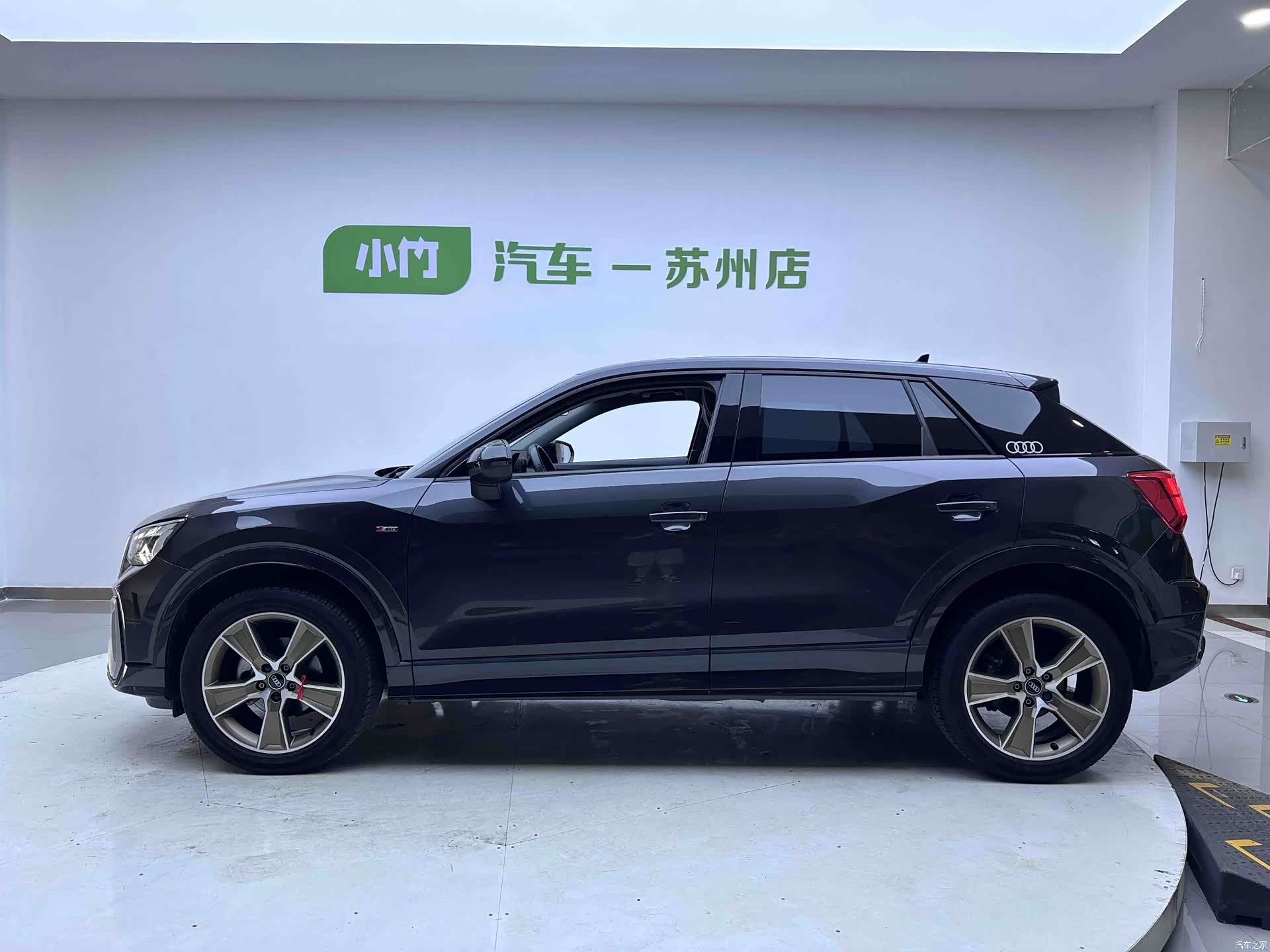 Audi Q2L, 2021 7