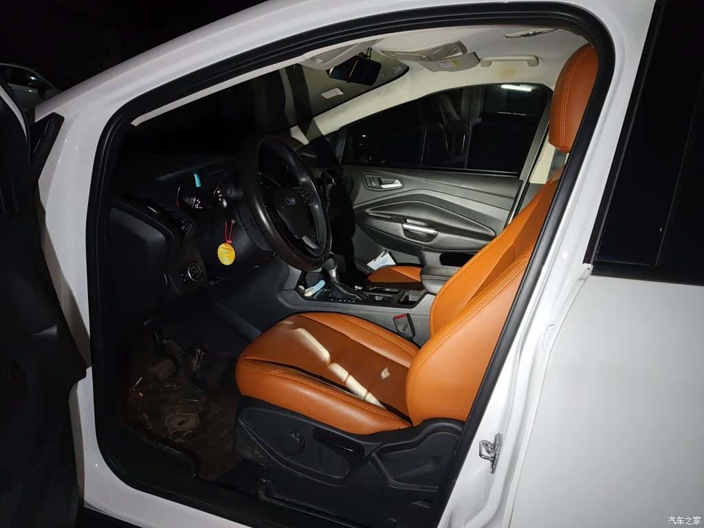 Ford Kuga, 2016 12