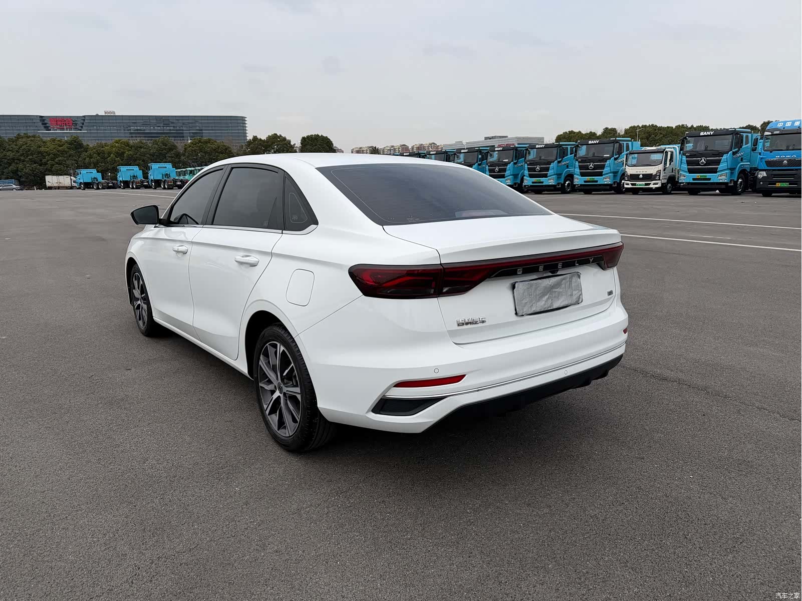 Geely Emgrand, 2021 4