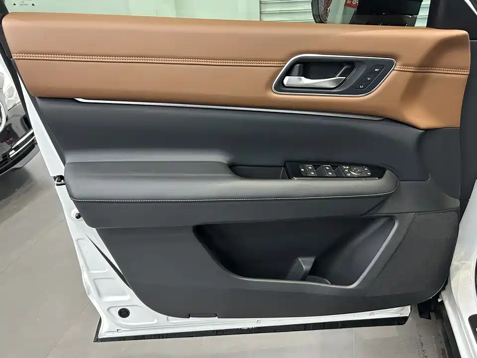 Nissan Exploring the land