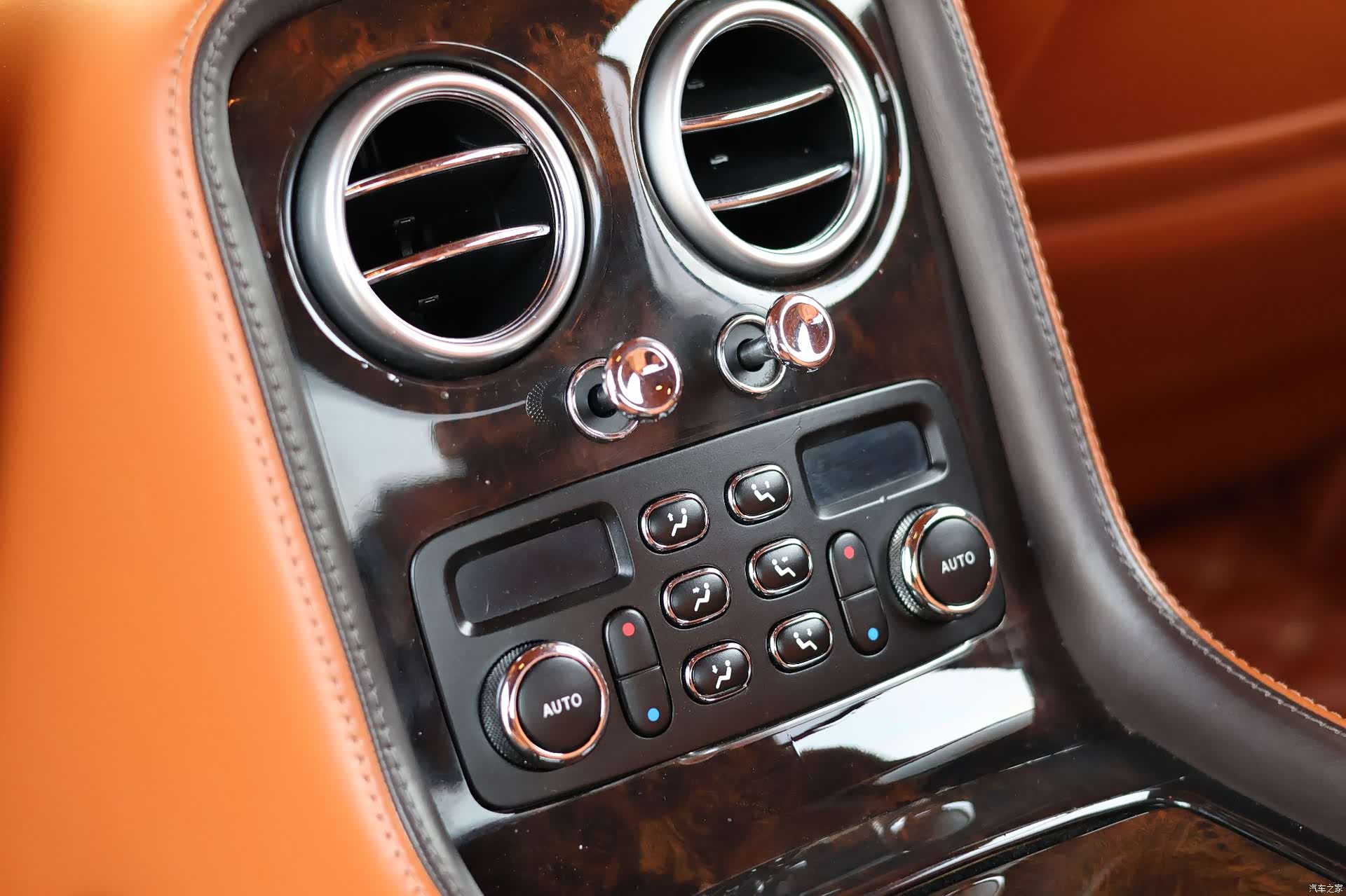 Bentley Flying Spur, 2011 12