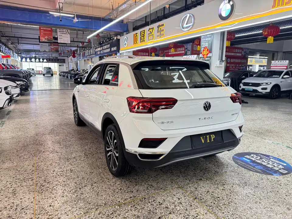 Volkswagen T-ROC exploring Songs