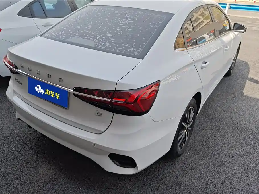 Roewe i5