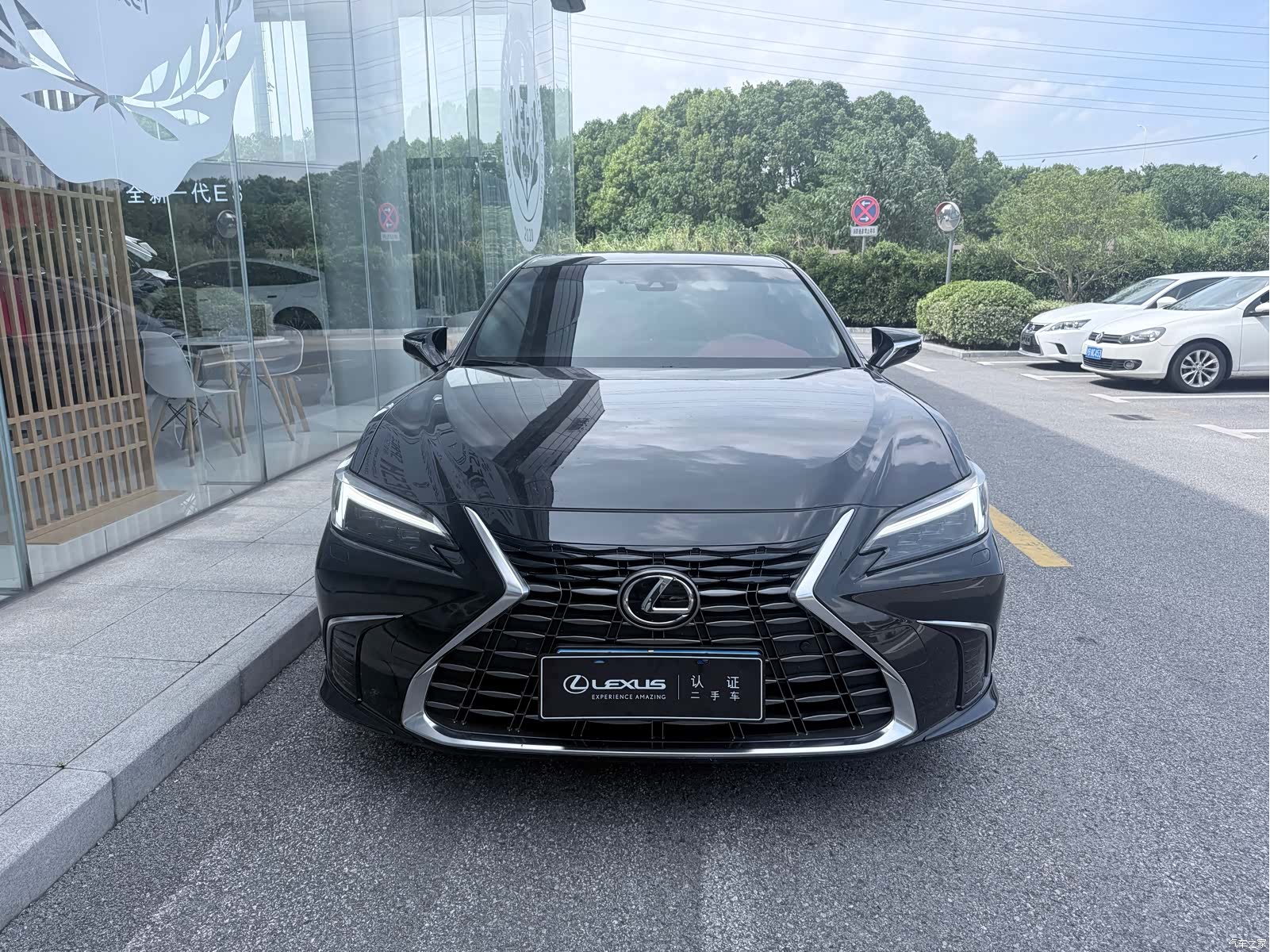 Lexus ES, 2025 2