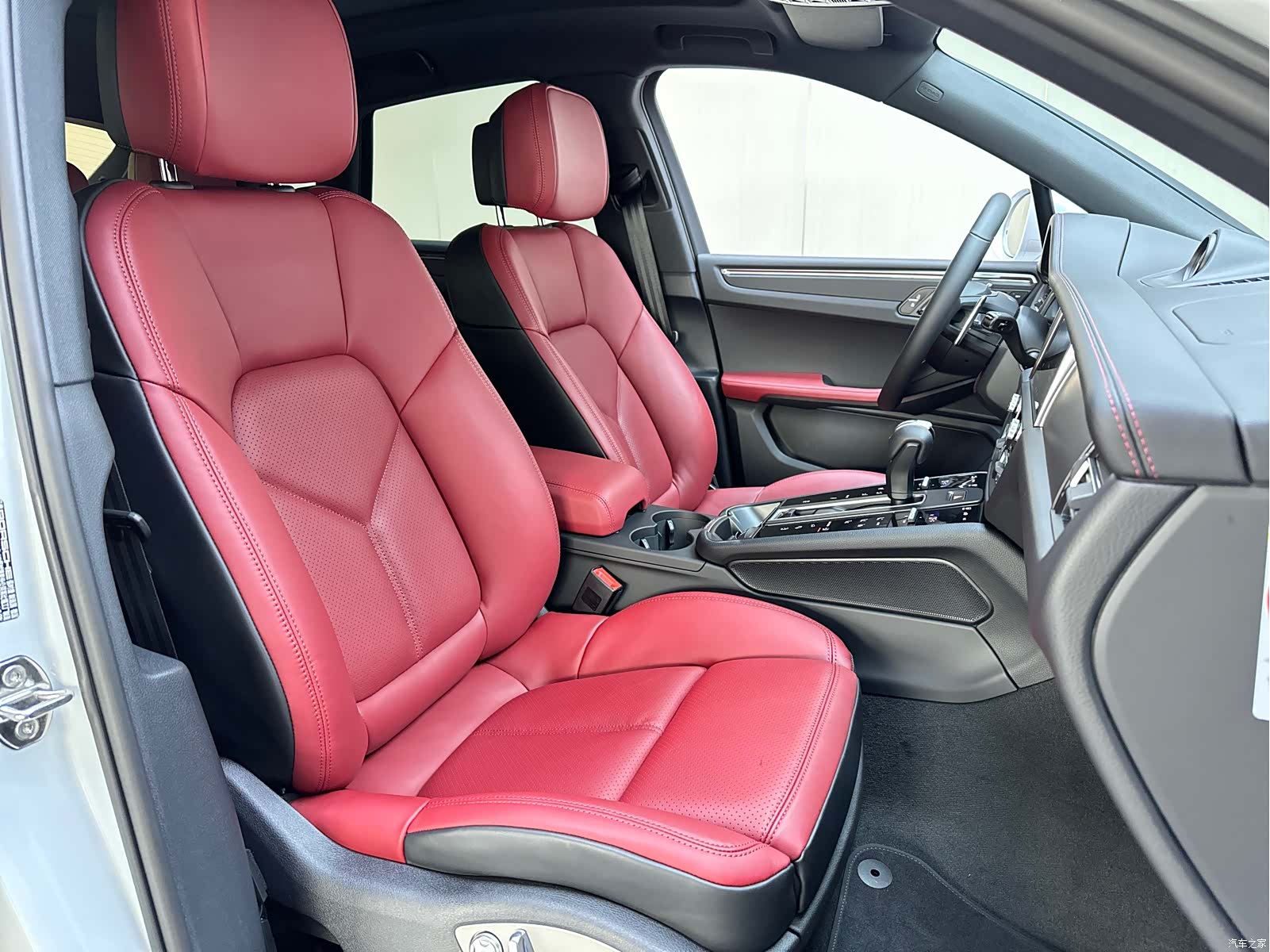 Porsche Macan, 2026 13