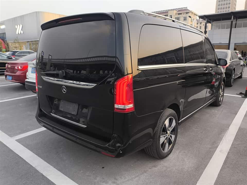 Mercedes-Benz V-class