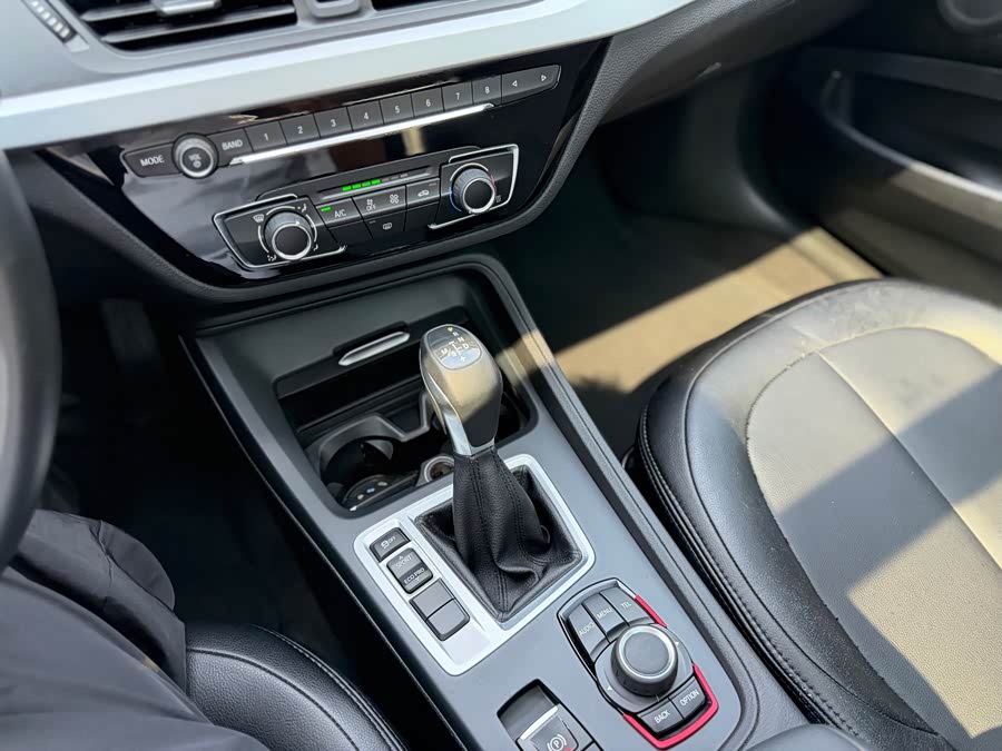 BMW 1 Series 2017, фото 15