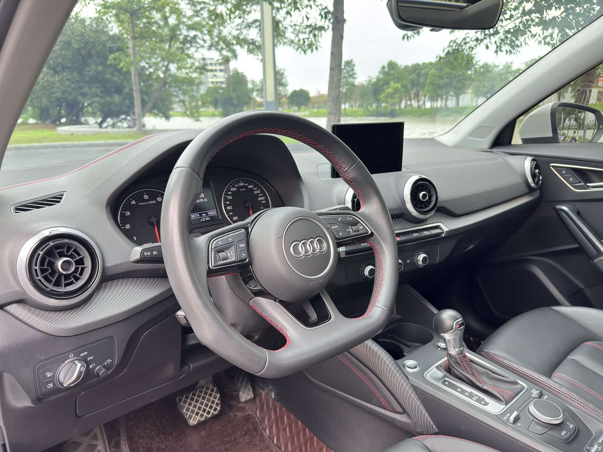 Audi Q2L, 2023 12