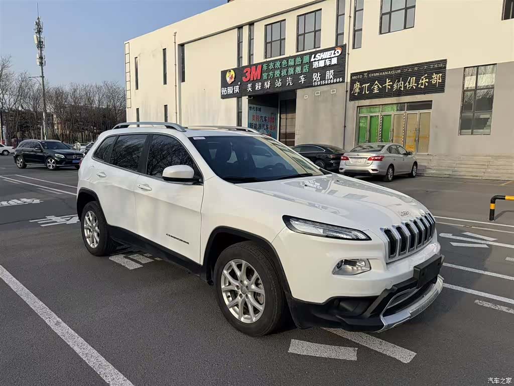 Jeep Cherokee, 2018 2