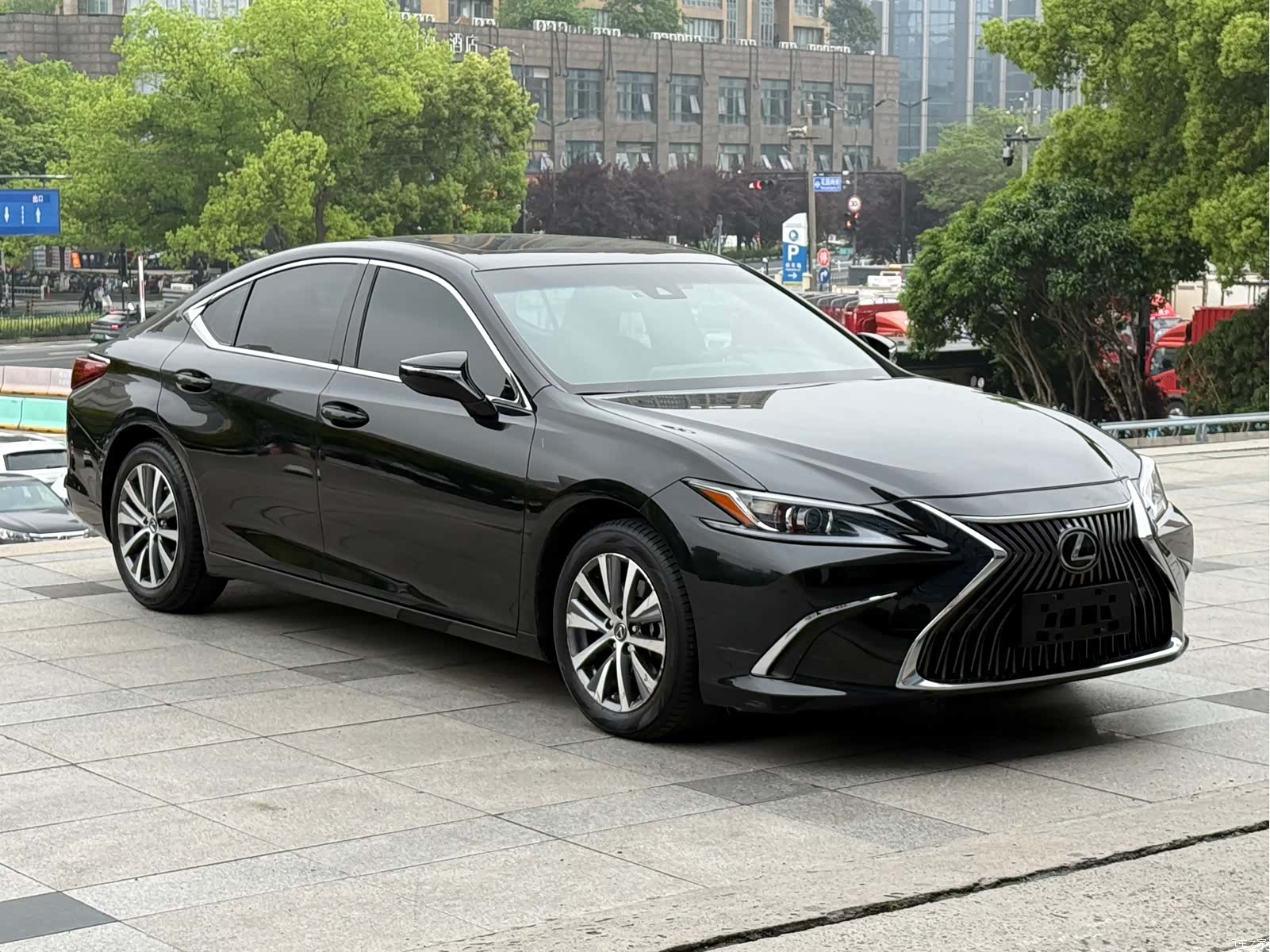 Lexus ES, 2019 3