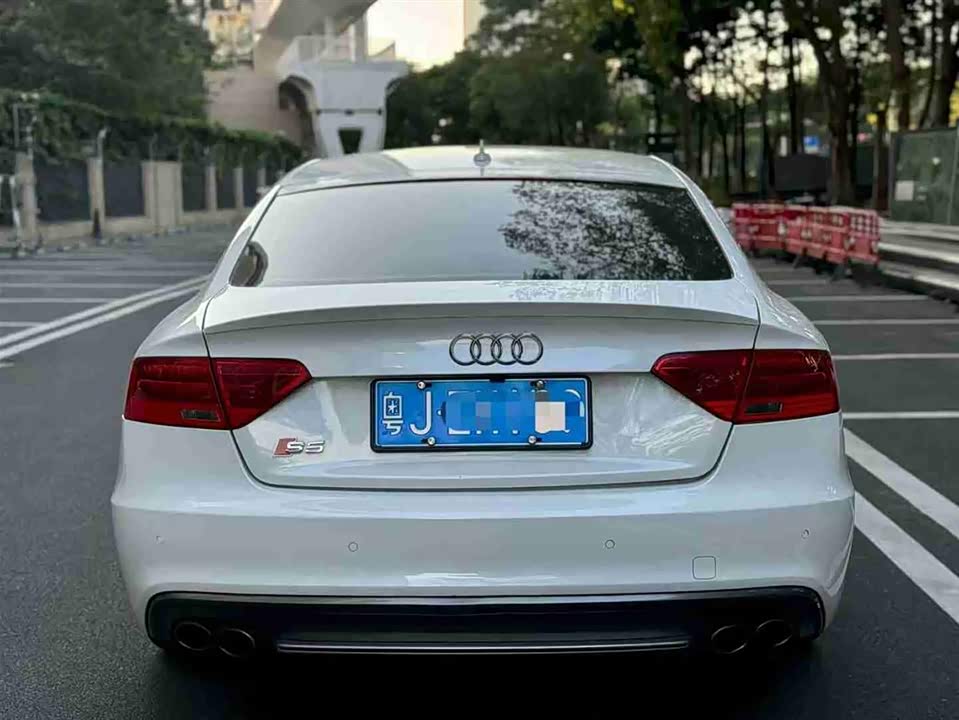 Audi S5