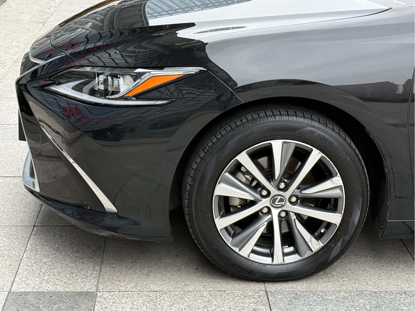 Lexus ES, 2019 все фото
