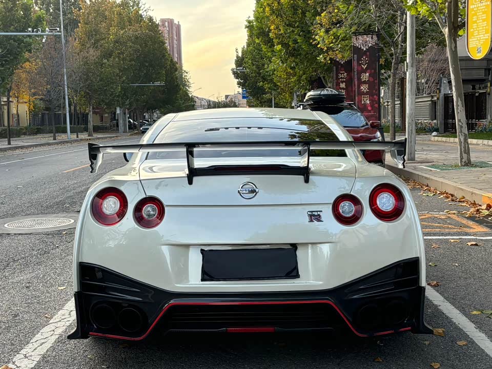 Nissan GT-R