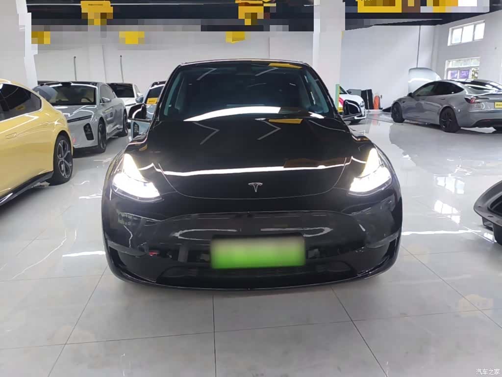 Model Y, 2023 3