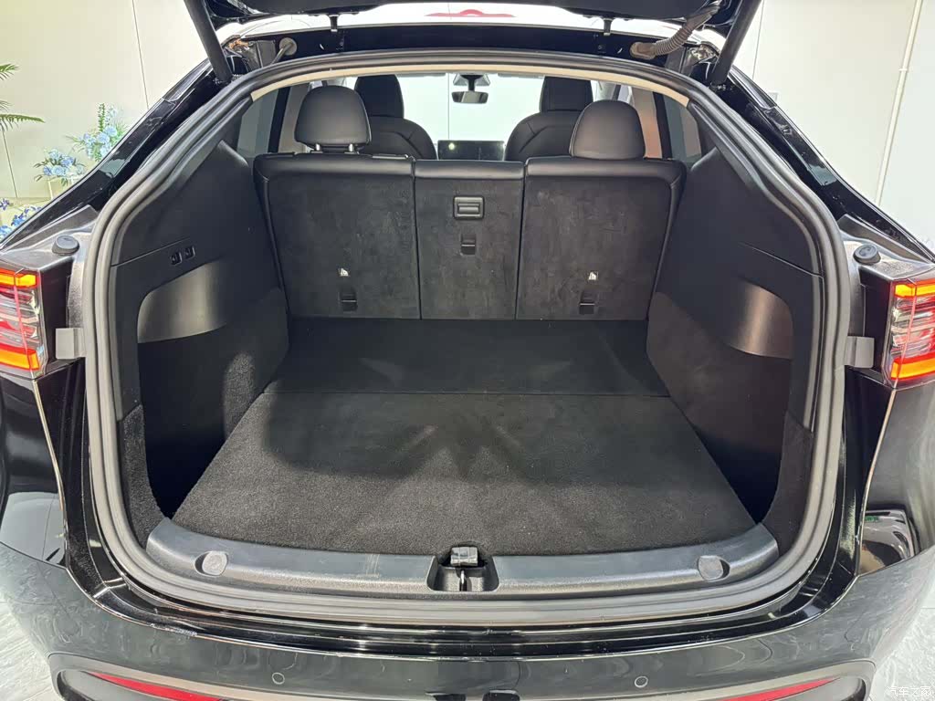 Tesla Model Y, 2022 19