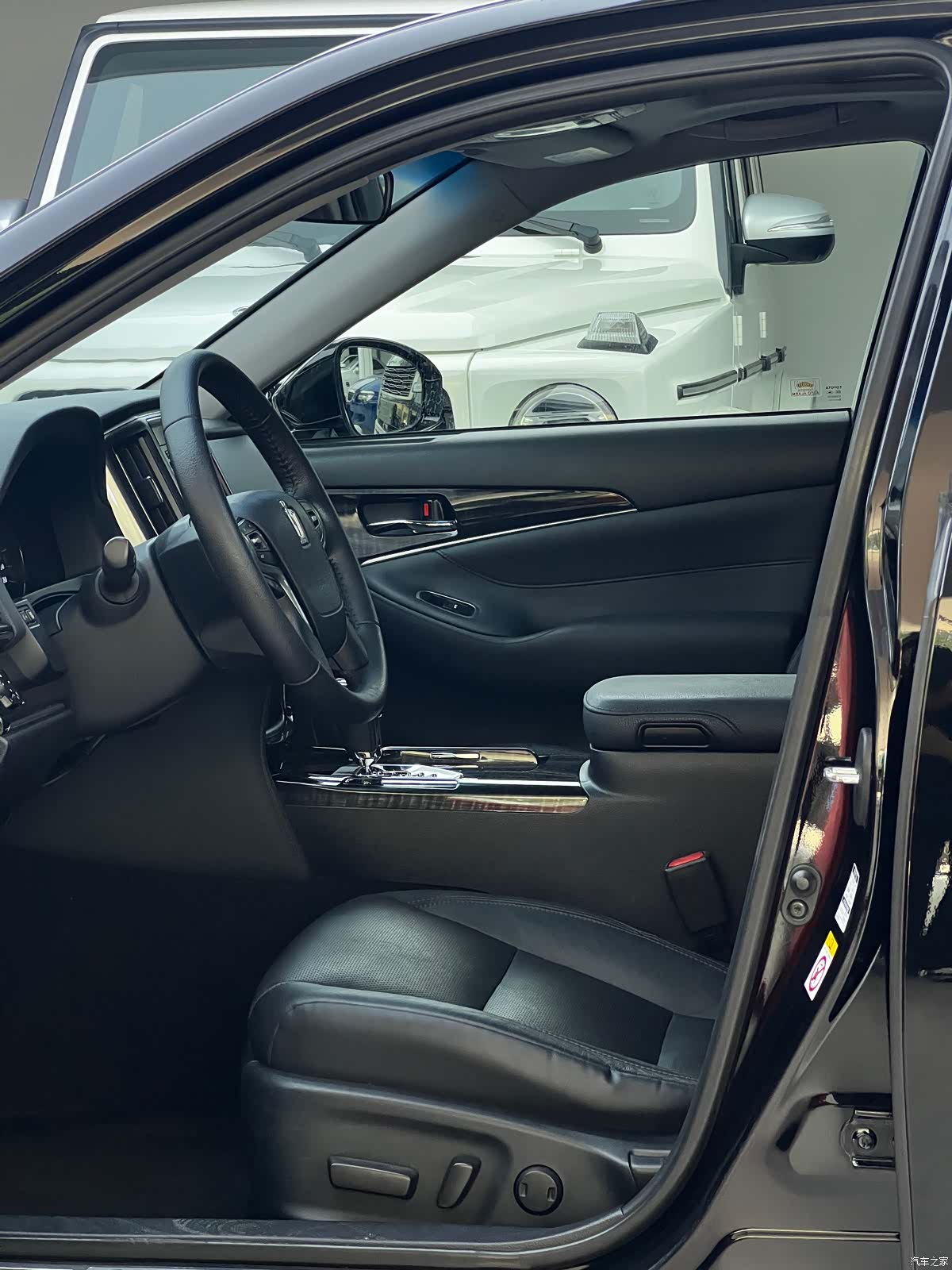 Toyota Crown, 2016 4
