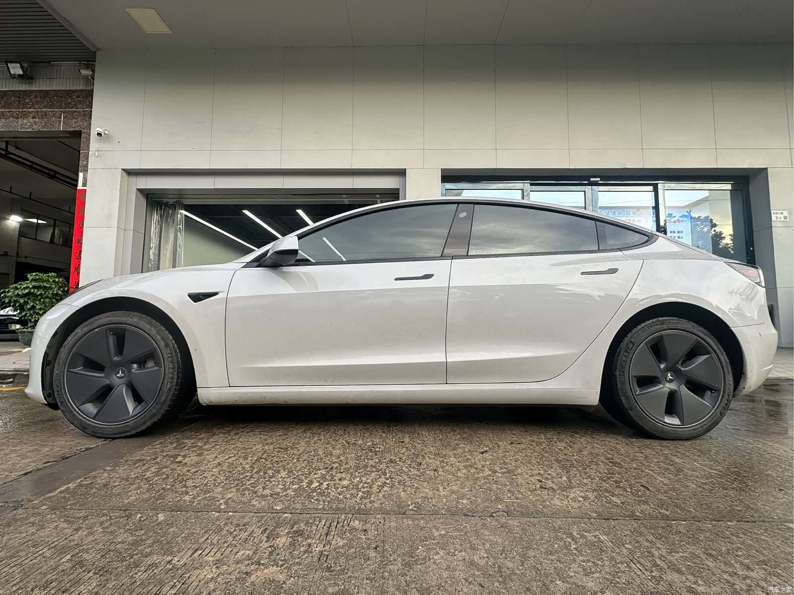 Tesla Model 3, 2023 2