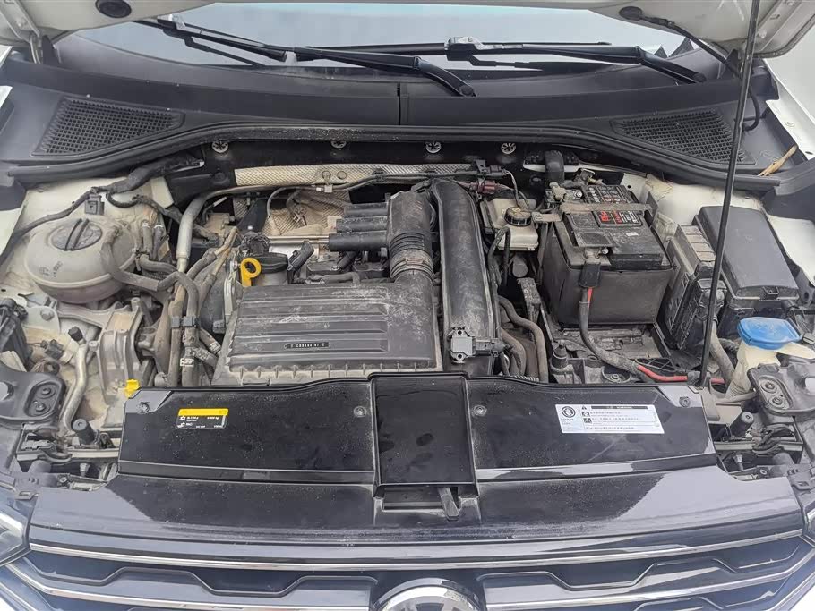 Volkswagen T-ROC exploring Songs