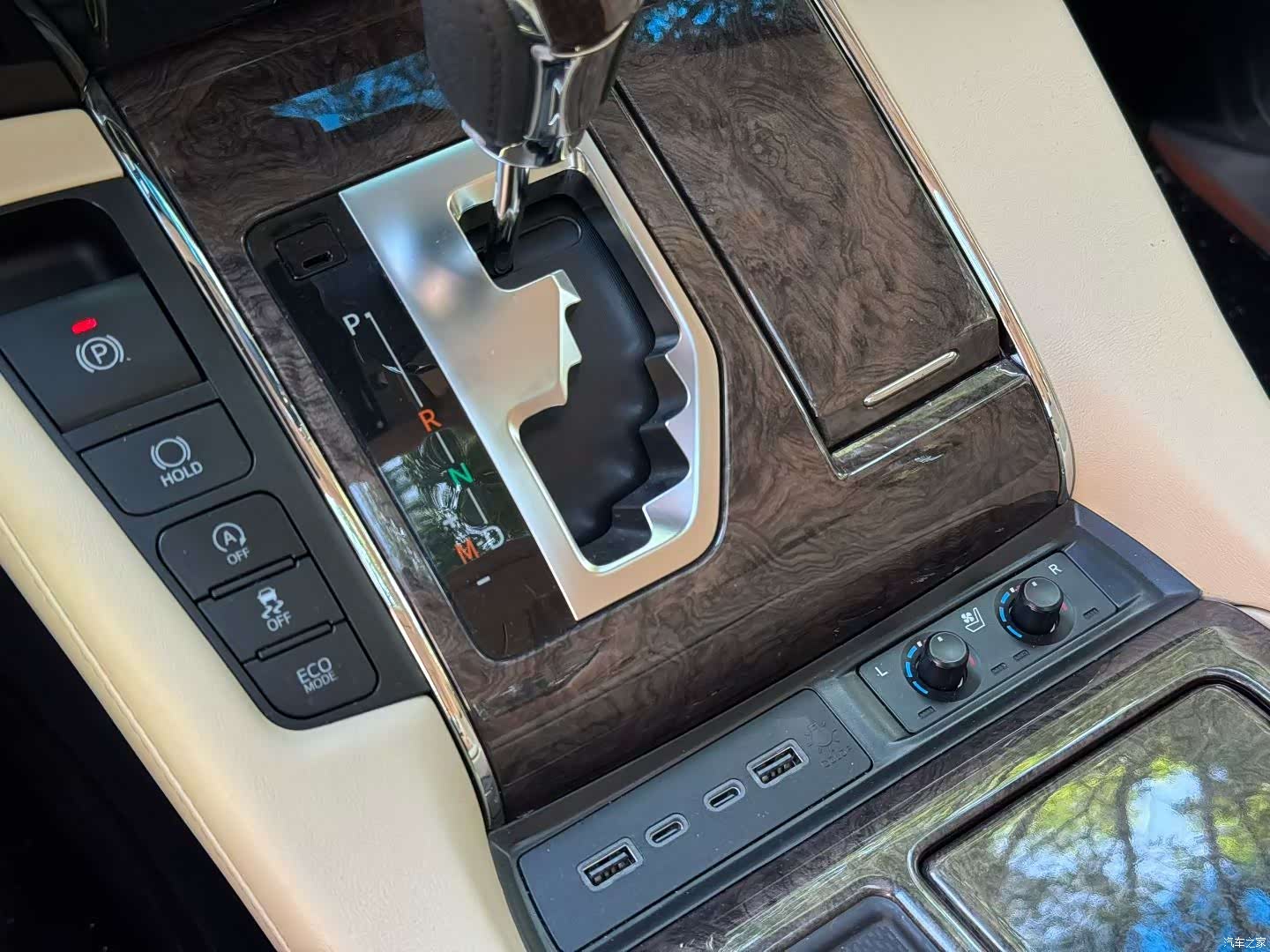 Toyota Alphard, 2019 30